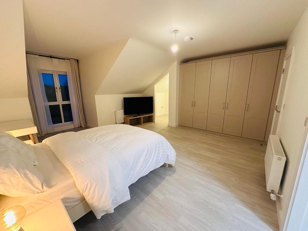 King Room With Ensuite In Dublin Clondalkin Exterior photo